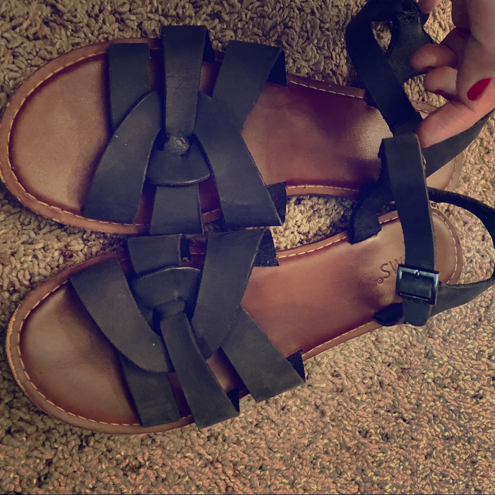 Closet close out! Leather toms sandals